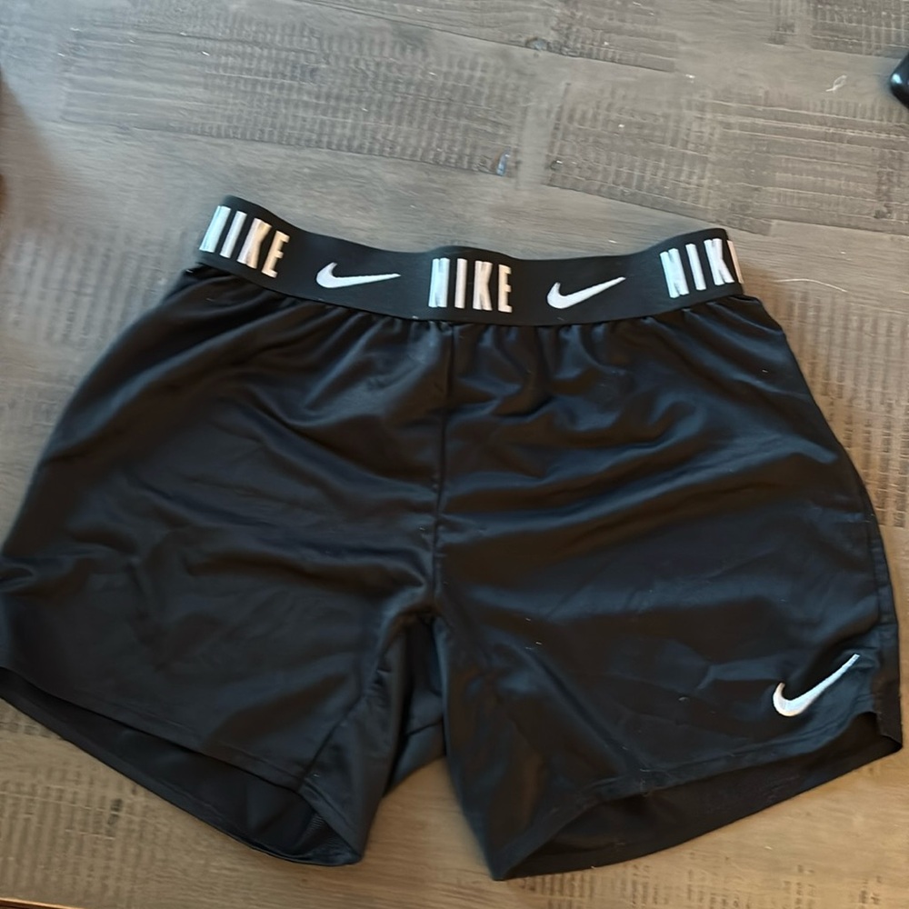 Nike Athletic Dri Fit Shorts Women’s Size Medium